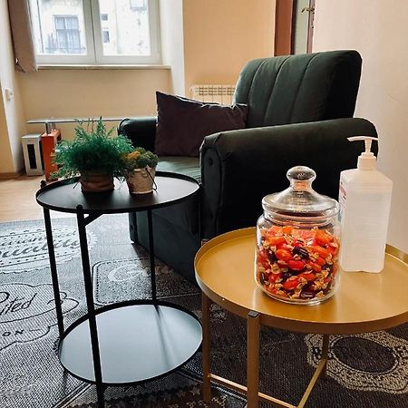 Apartments Djulia On Valova Street Лвив Екстериор снимка