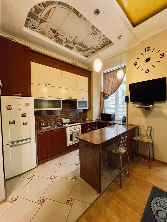 Apartments Djulia On Valova Street Лвив Екстериор снимка